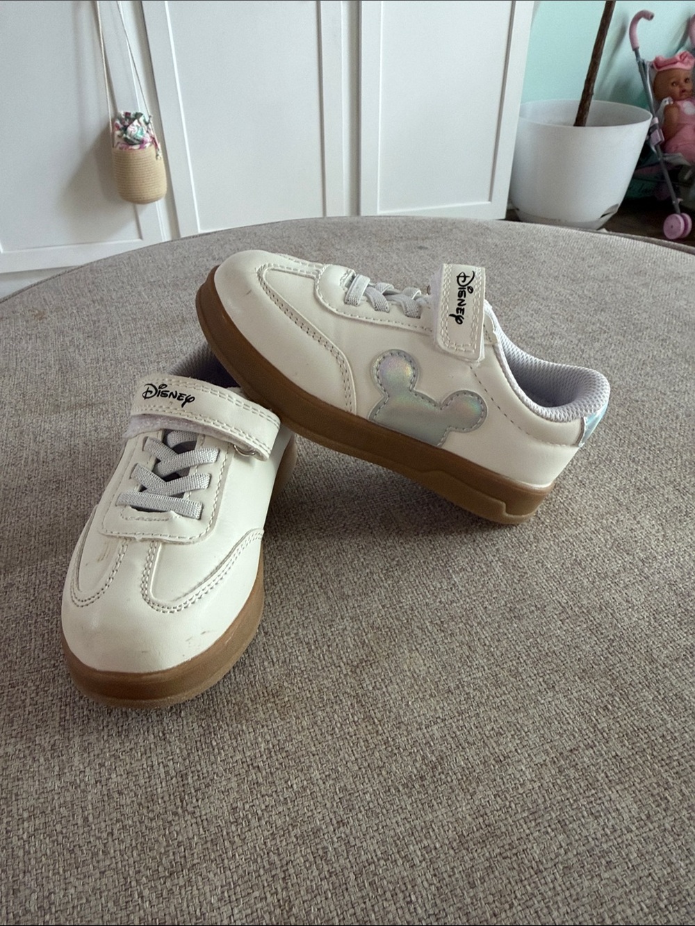 Disney White Kids Sneakers with Brown Sole and Holographic Mickey